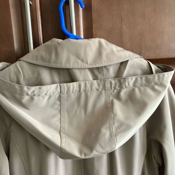 London Fog Trench Coat size 8 - Picture 11 of 15